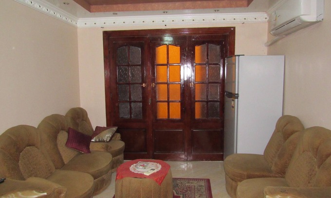Al-Muntazah Apartamento | Cerca del Palacio Montaza y Miami Beach