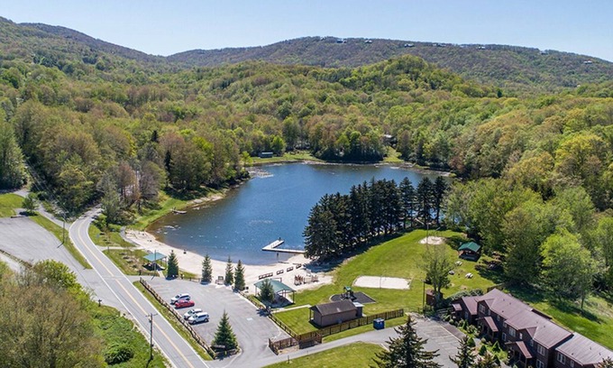 Banner Elk Cabina | Beautiful secluded cabin with outdoor pavilion