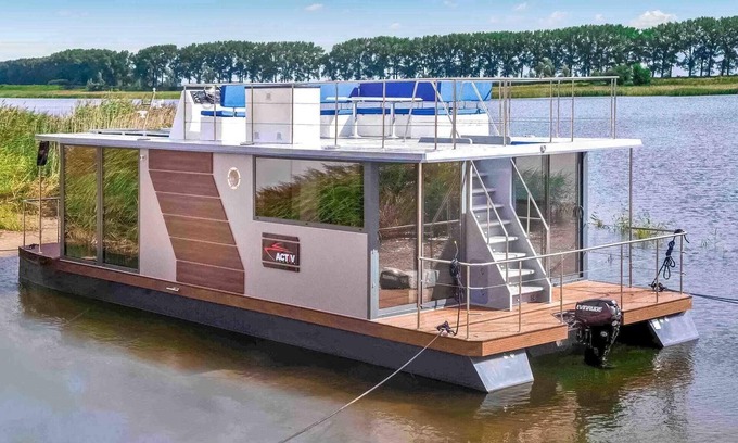 Cedry Wielkie Alquiler De Eote | Precioso barco en Blotnik con WiFi