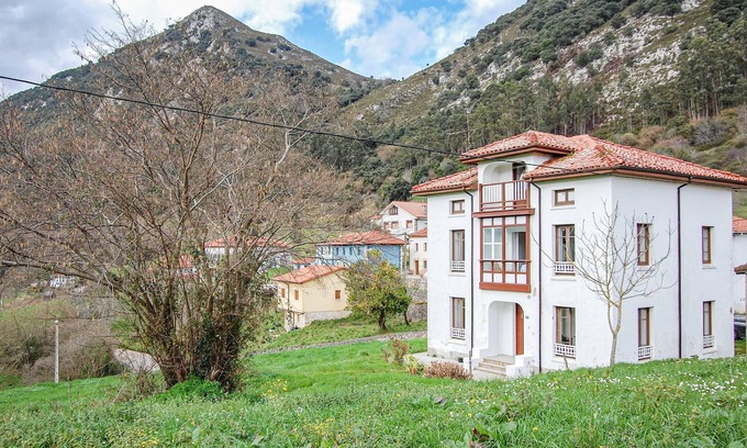 Penamellera Baja Casa | Alojamiento de 4 habitaciones en Narganes