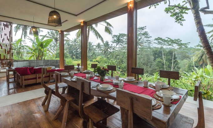 Sambahan Villa | Beautiful, spacious private villa w/ private infinity pool, full kitchen, & bar!