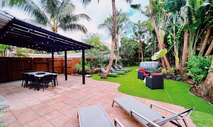 Lake Ridge Casa | Beautiful, Spacious & Affordable Home in FLL