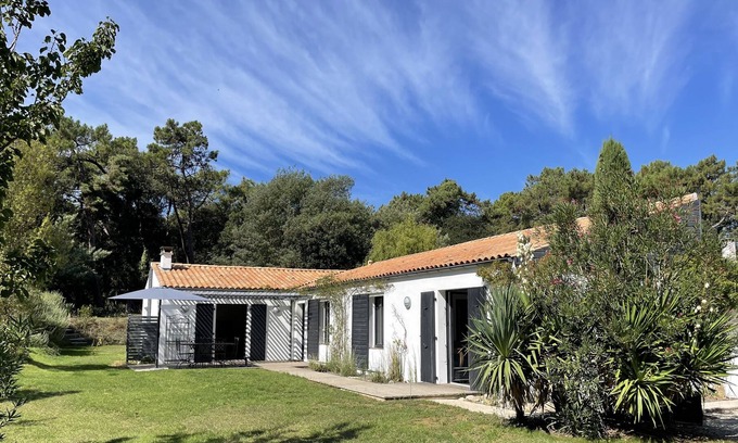 Rivedoux-Plage Casa | Beautiful spacious house on a large plot