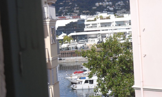 Le Suquet Apartamento | Beautiful, Spacious, 1 Bedroom Apt in Cannes
