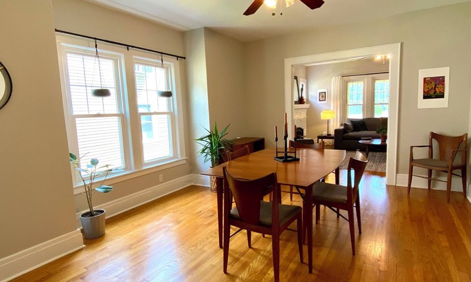 Syracuse Apartamento | Beautiful, spacious 2 bdrm apartment in Syracuse with office space, WiFi and AC