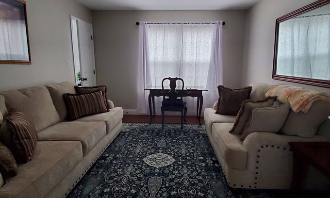 Ephrata Casa | Beautiful Spacious 2 Story House with Fireplace