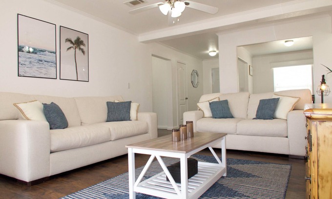 Monahans Casa | Beautiful, Spacious 3-bedroom w/ Backyard!