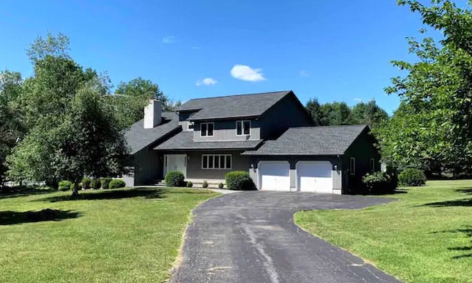 Warwick Casa | Beautiful, spacious home on four private acres