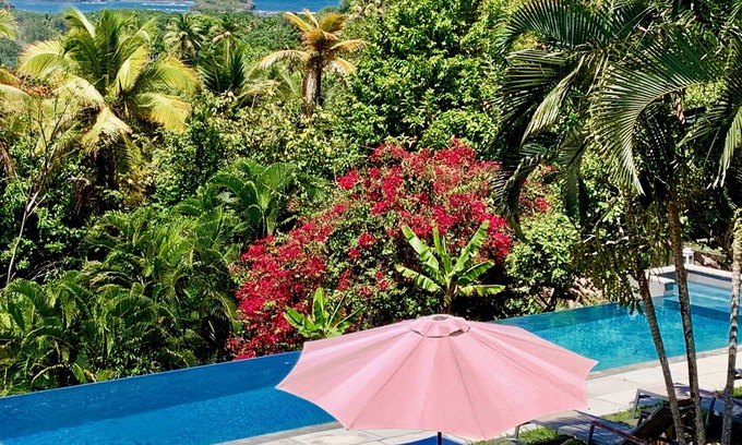 Praslin Villa | Hermosa y espaciosa casa con piscina privada, perfecta para un gran grupo de amigos