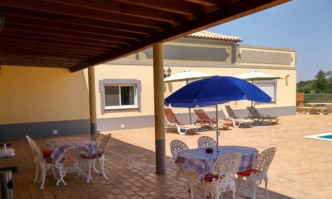Olhao Villa | Hermosa villa con piscina privada climatizada, gran terraza y Césped