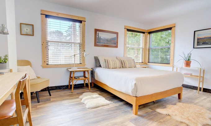 White Salmon Casa | Beautiful Spacious Home in Downtown White Salmon