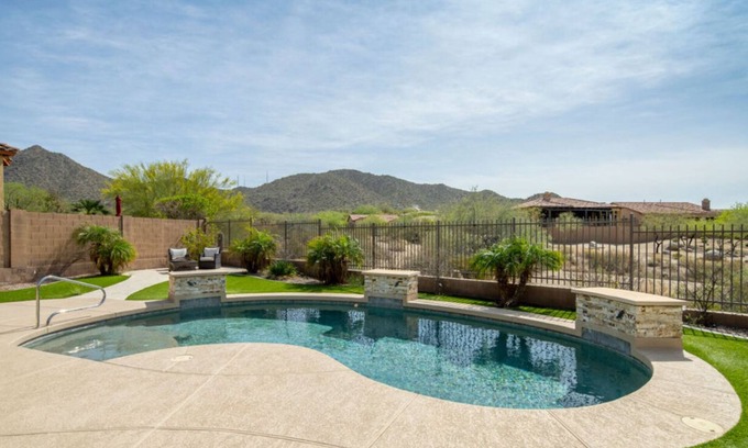Las Sendas Casa | Beautiful spanish home on a golf course. Time to relax in our salt water pool.