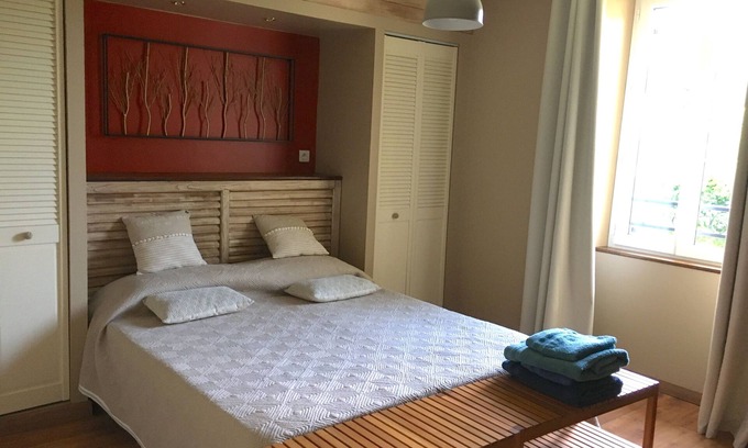 Pondaurat Cama Y Desayuno | Beautiful stone house with swimming pool in a protected nature setting