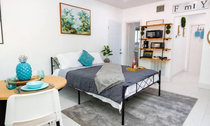 Little Haiti Casa | Beautiful Studio in Heart of Miami 2