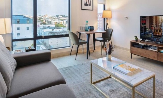 Civic Center Apartamento | Beautiful Studio apartment (466386) by Houzlet