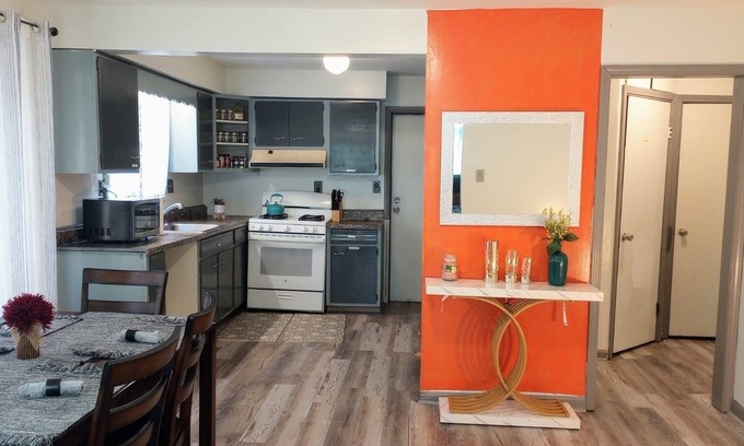 Downtown Syracuse Apartamento | Beautiful stylish apartment with backyard