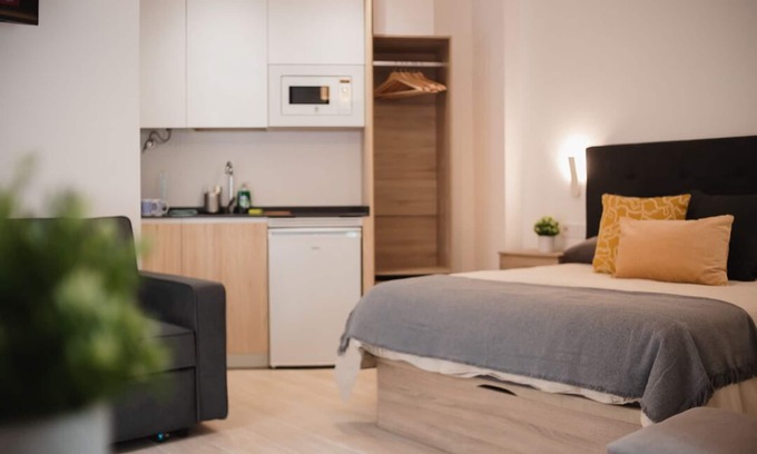 Carabanchel Apartamento | Preciosa suite con cocina y baño privado