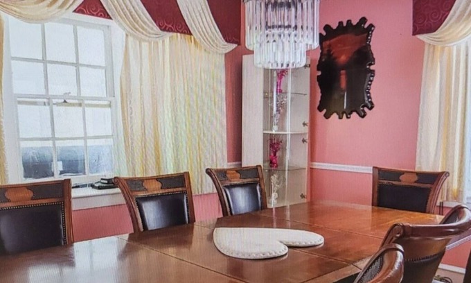 Upper Darby Casa | Beautiful Surburban Family Home