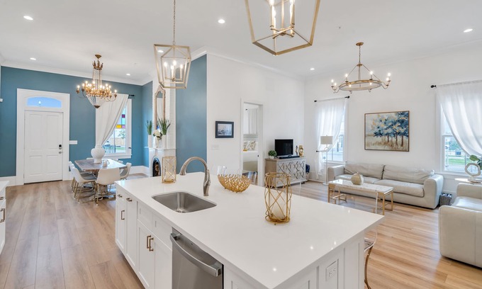Faubourg Marigny Casa | Beautiful Totally Renovated Historic Home in Marigny Triangle, Crtyard, 3blk FQ