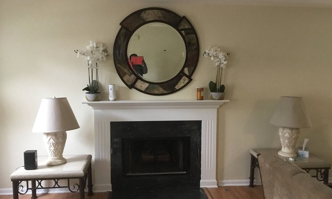 Elgin Casa | Beautiful townhome 45 mins from Chicago