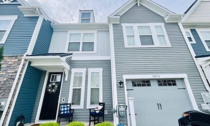 Millville Casa | Beautiful townhome with community pool, shuttle to Bethany, and more!