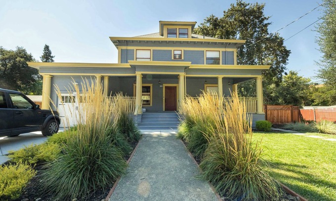 Martinez Casa | Beautiful Turn of the Century Home with Pet Friendly Yard