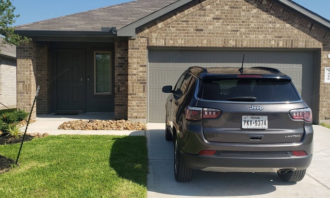 Spring Casa | Beautiful two bedroom home w/ patio, backyard & garage