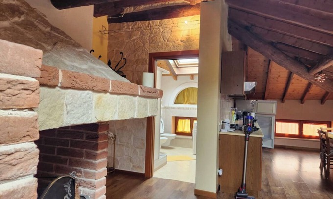 Santorso Apartamento | Precioso ático de dos habitaciones, finos acabados