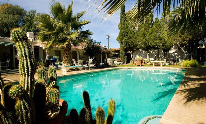 Twentynine Palms Casa | Hermoso, único del hogar, 2 dormitorios cada una con baño propio, el estilo en un motivo occidental
