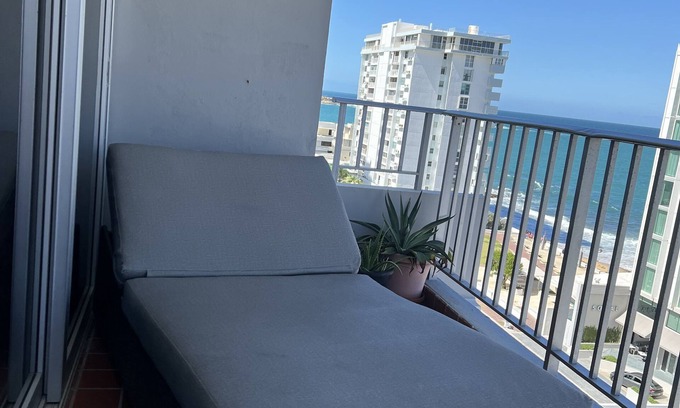 Condado Cama Y Desayuno | Hermosa unidad con una espectacular vista de frente al mar .... !!!