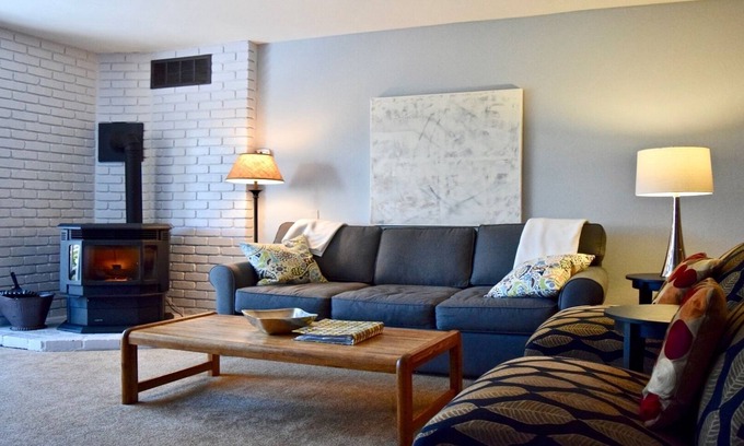 Alpine Meadows Condominio | Hermosa, actualizado Condo Lake Tahoe Area en Alpine Meadows