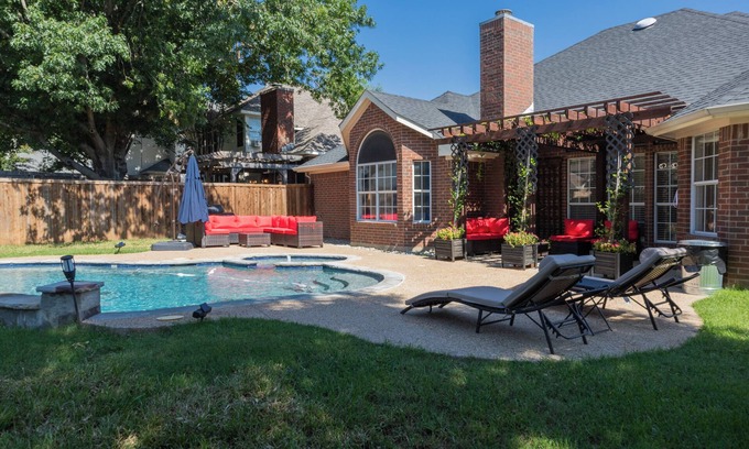 North Richland Hills Casa | Beautiful Gardens & Pool, pets stay free! 4 beds + Arcade