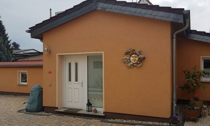 Radebeul Casa | Beautiful vacation home in the immediate vicinity of v. Altkötzschenbroda, parking space at the house