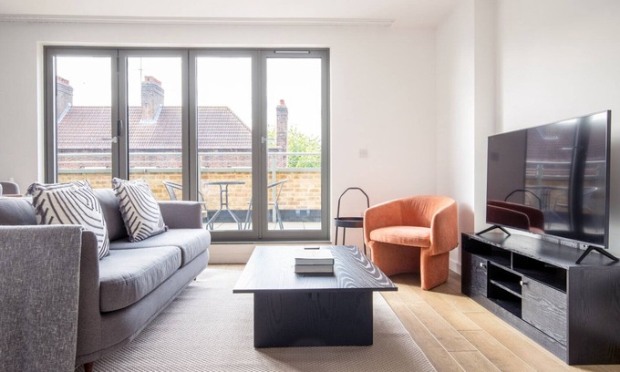 Prince's Apartamento | Beautiful Vauxhall 2BR w/ Balcony nr Tube, by Blueground