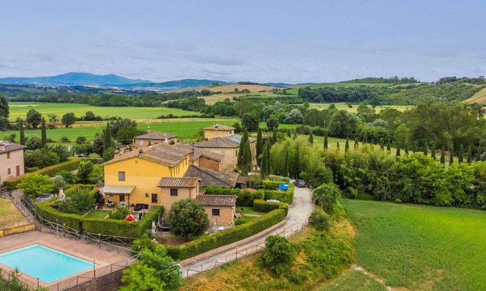 Monteroni d'Arbia Casa | Estupenda casa de vacaciones con piscina, WIFI, A/C, TV, patio, vista panorámica, aparcamiento