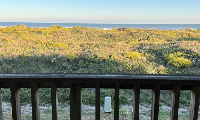 Shibui Sands Condominio | Beautiful view of the beach from the balcony, newly remodeled with new furniture