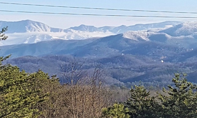 Gatlinburg - Pigeon Forge Cabina | ¡PUNTOS DE VISTA!¡UBICACIÓN!¡ALTA VELOCIDAD WIFI! ACOGEDOR PERFECTO HERMOSO TUB CALIENTE * ROMÁNTICO !!