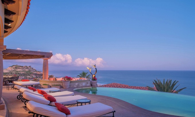 Palmilla Villa | Beautiful Villa w/ Chef, Butler, & Steps From Swimmable Beach in Villas Del Mar