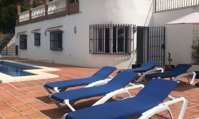 Competa Casa | Beautiful Villa 3 Bedrooms, 2 Bathrooms, A/C, Private Pool & BBQ
