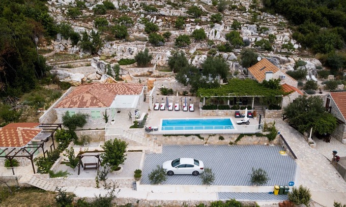 Stankovici Villa | Beautiful Villa Estate de Nature