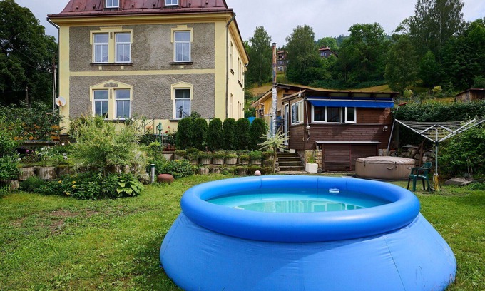 Desna Villa | Maravillosa casa de vacaciones para 4 personas con piscina, WIFI y TV