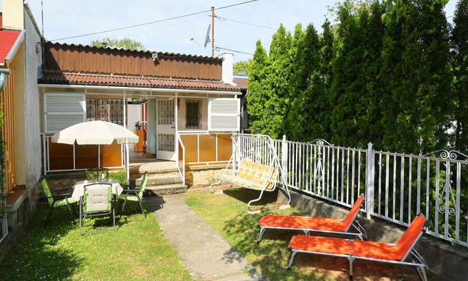Balatonakali Casa | Maravillosa casa de vacaciones para 4 personas con A/C, WIFI, TV, terraza y mascotas permitida