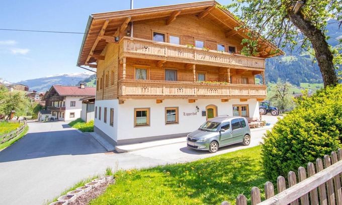 Schwendau Villa | Preciosa casa de vacaciones para 5 personas con WIFI, TV, balcón y aparcamiento