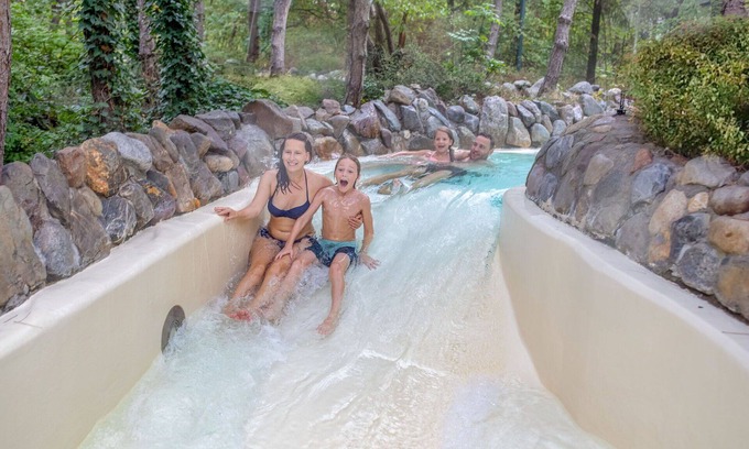 Bispingen Casa | Estupenda casa de vacaciones para 6 personas con piscina, WIFI, TV, terraza y aparcamiento