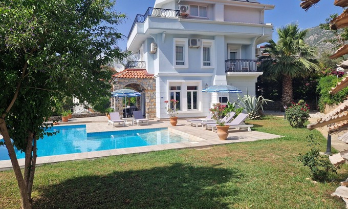 Oludeniz Villa | Hermosa Villa en Ovacik con piscina privada y vistas a la montaña