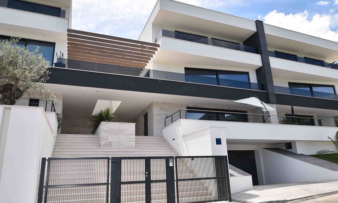 Icici Villa | Beautiful Villa near centar of town for 4 person B
