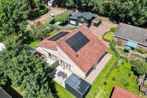 Krachtighuizen Villa | Beautiful villa on Park Boslust with cinema