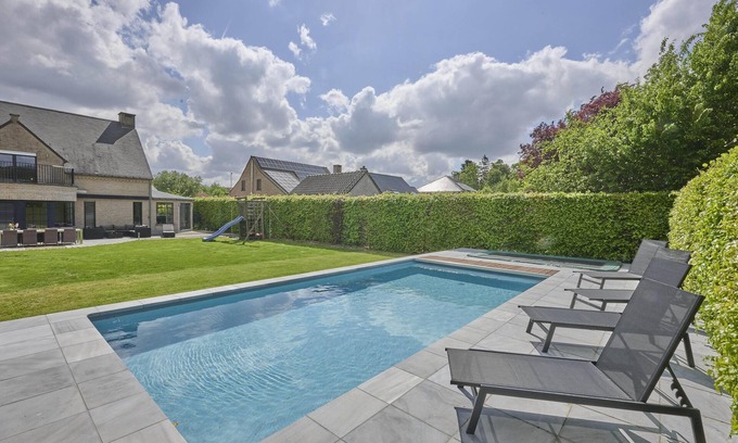 Heers Casa | Beautiful villa with a pool and a sauna