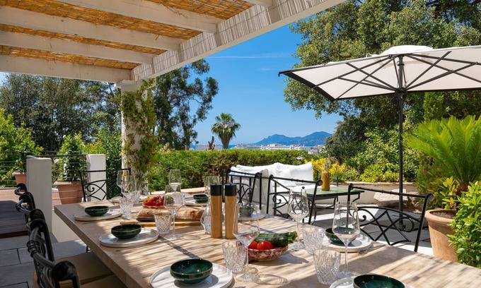 Cannes City Centre Casa | Beautiful villa with private garden, pool, sea view, walking distance from beach