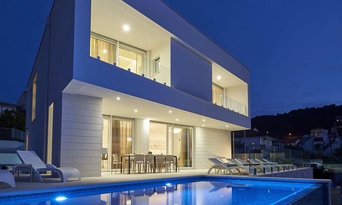 Trogir Villa | Hermosa villa con vista al mar a 2 minutos del centro de Trogir- Villa Trogir